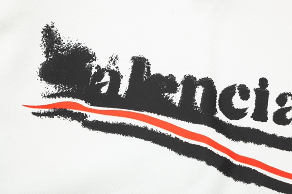 ブランドパーカー側面デザイン